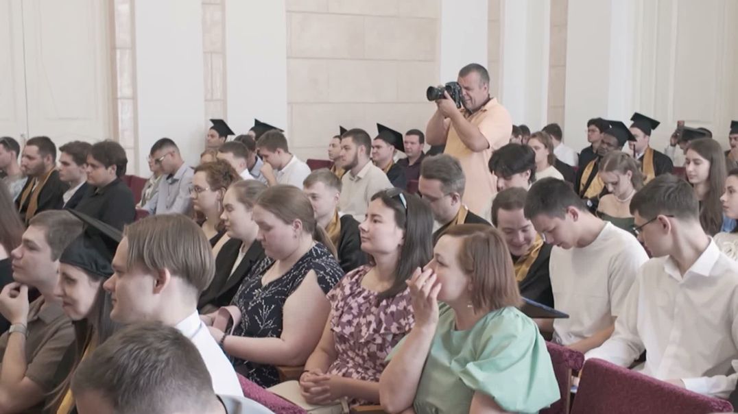 Награждение лучших выпускников